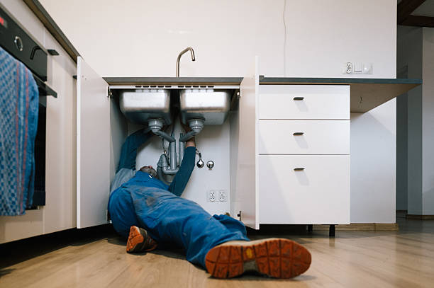 Professional Drain Cleaning technician working in Itasca, IL
